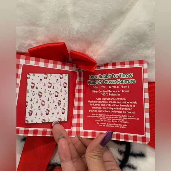 🎄🧸♥️☘️ NWT Viral Hello Kitty Christmas Twin Faux Fur Throw Blanket ☘️♥️🧸🎄 - Picture 4 of 6